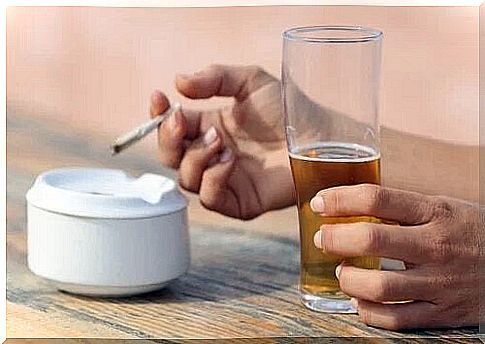 Alcohol and tobacco are not recommended for gastritis.