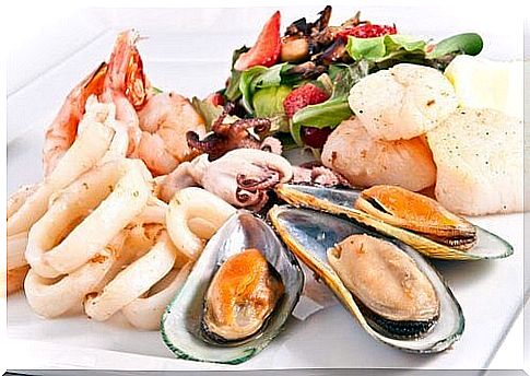 Consumption of seafood causes kidney stones.