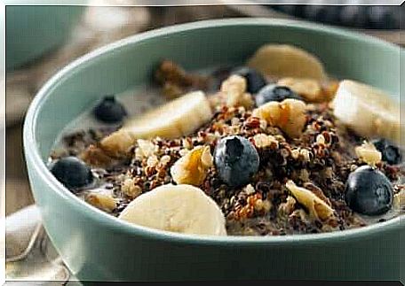 A bowl of muesli.