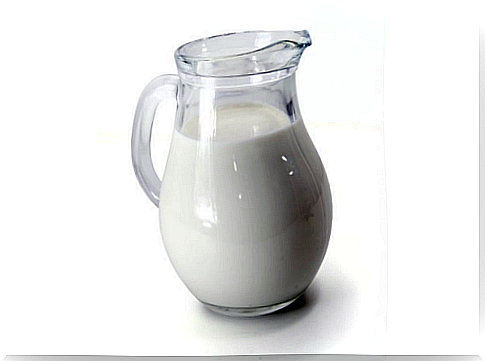 Cow's milk is one of the decalcifying foods.