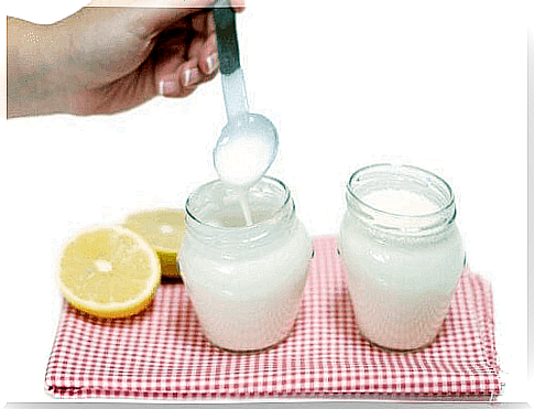 Yogurt and lemon