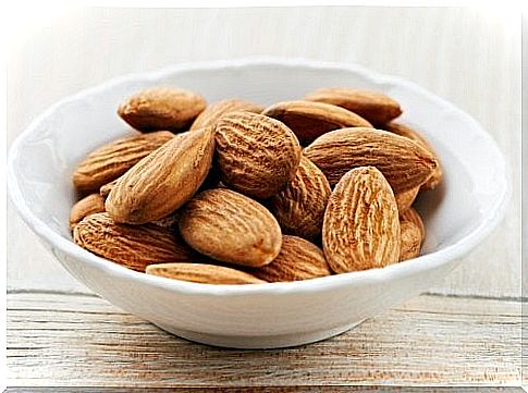 The almonds to eliminate scars.