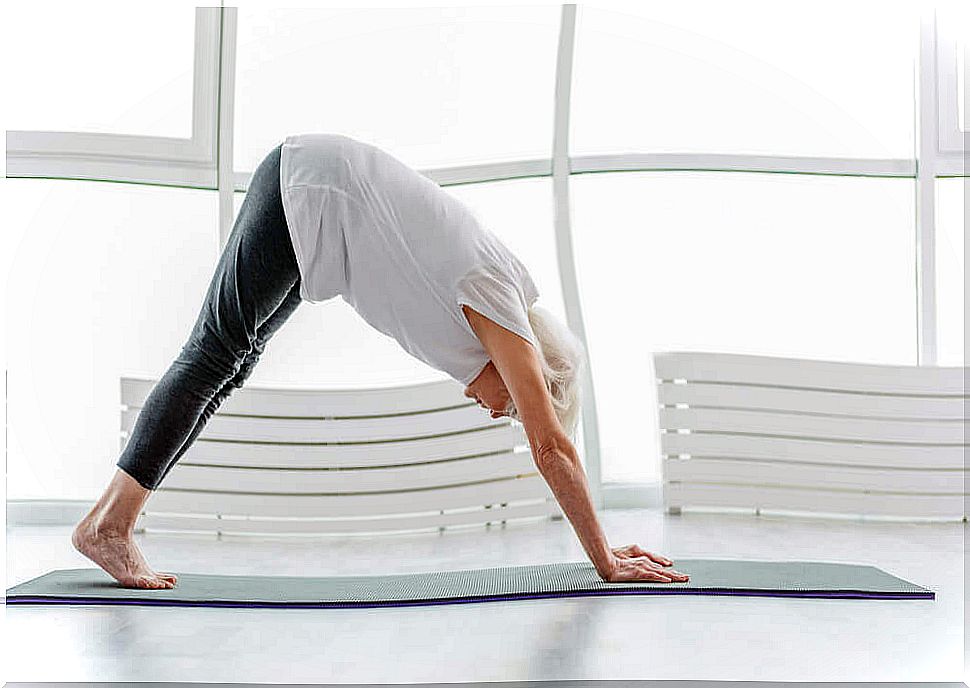 doing yoga to reach a healthy old age