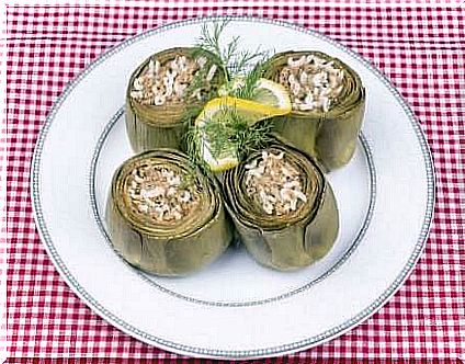 Artichokes with rice.